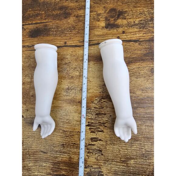 Pair of Vintage Hand Painted Bisque Doll Arms Hands Beidermeier Germany - Picture 3 of 6